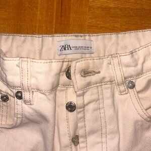 ZARA HIGH RISE OFF WHITE JEANS SIZE 4